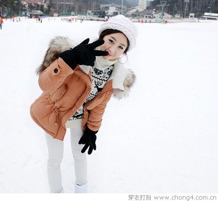 冬雪天韩国MM的时尚着装