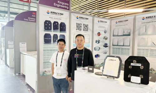 湖南J9集团携最新防弹产品亮相法国欧洲国际防务展