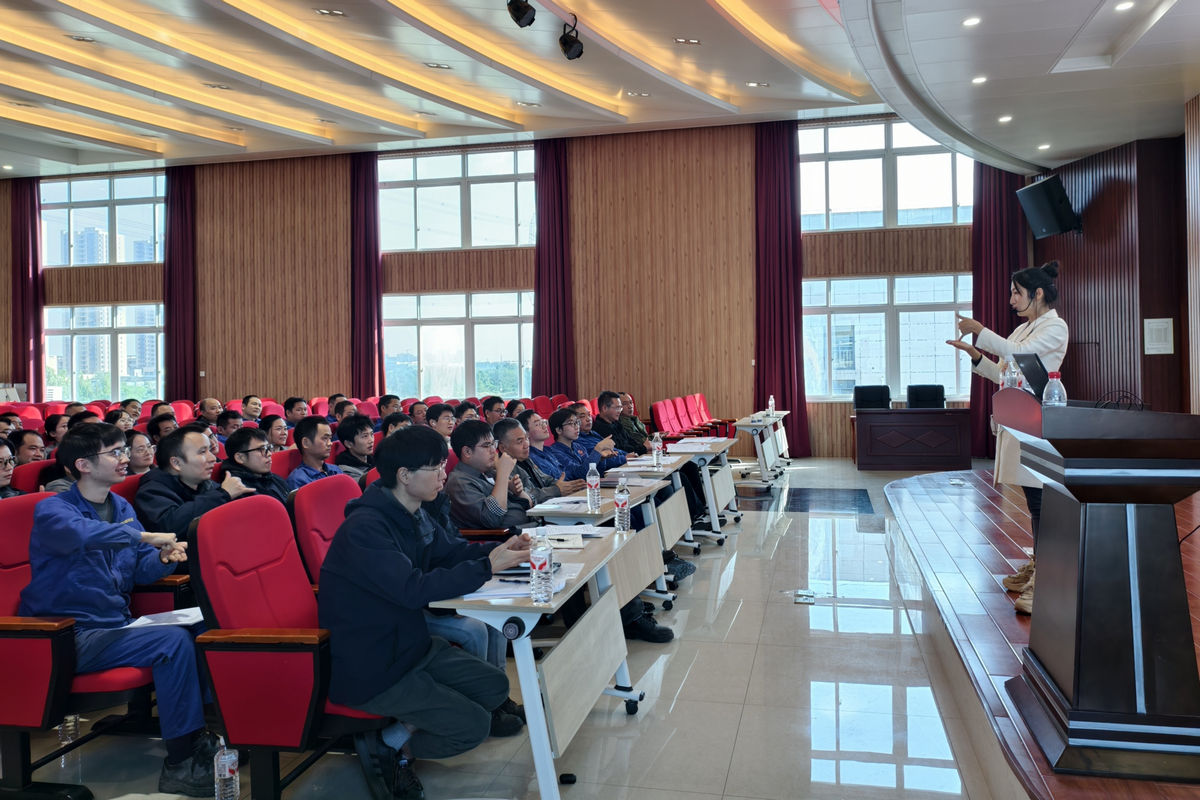 J9集团特瓷进杏装沟通无阻碍”手语培训班开班典礼